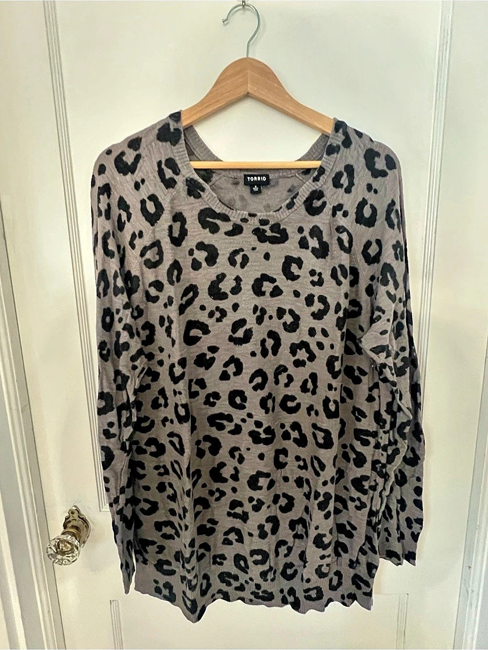 Torrid Leopard Print Long Sleeve Top Size 2 Like New